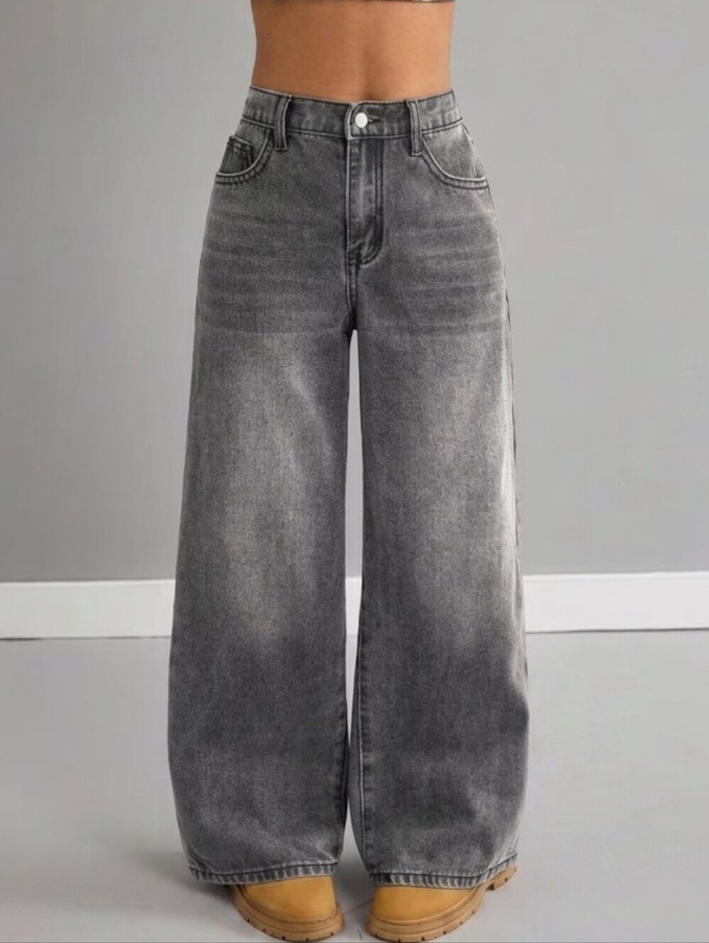 NWT-MANFINITY Wide-Leg High-Rise Jeans in Faded Gray